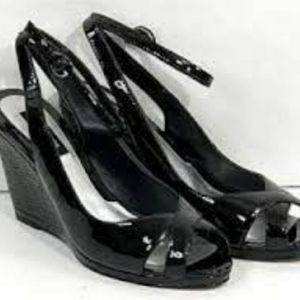 White House Black Market Black Patent Wedge Heel Sz 6 1/2